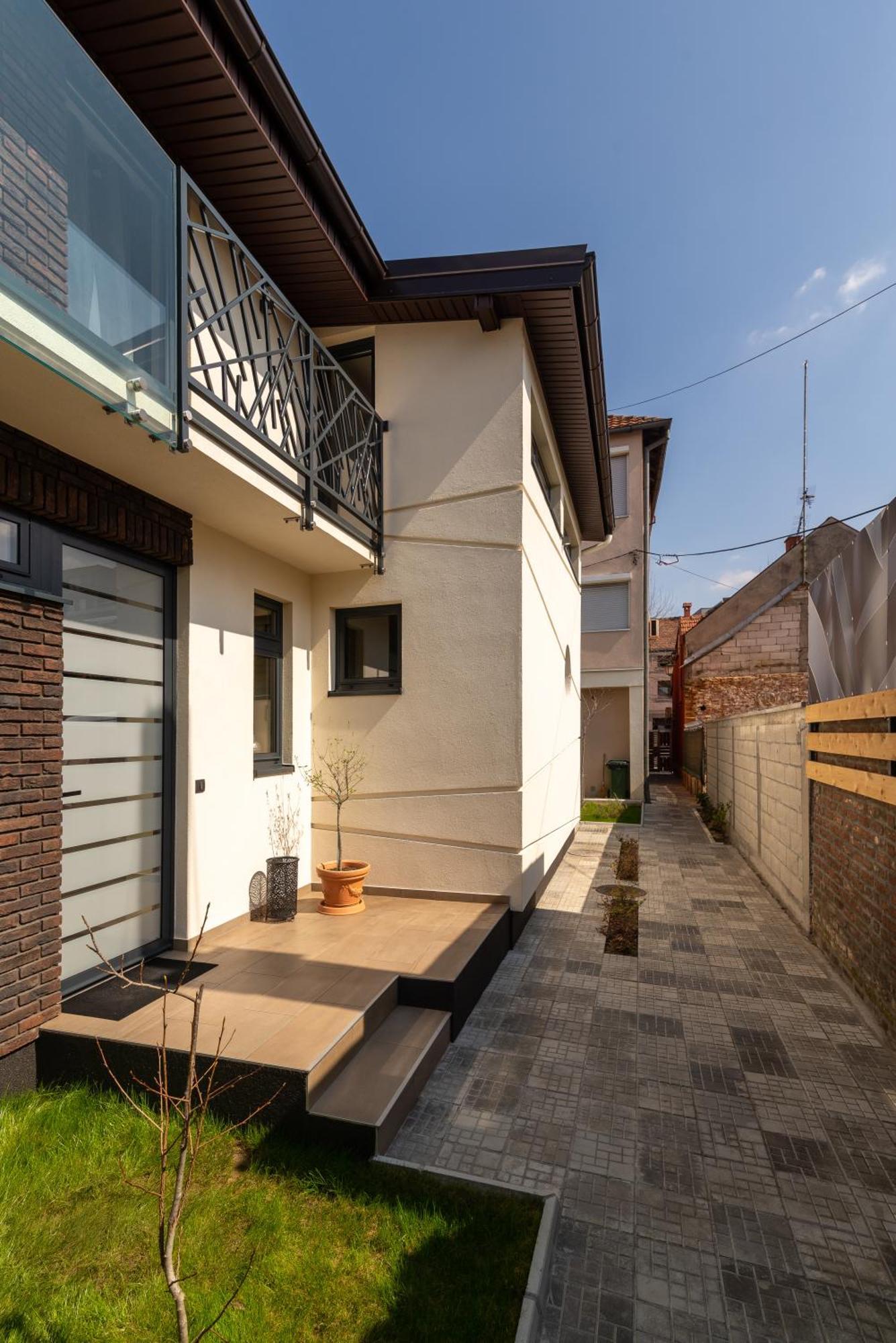 Central Point Valjevo Exterior foto